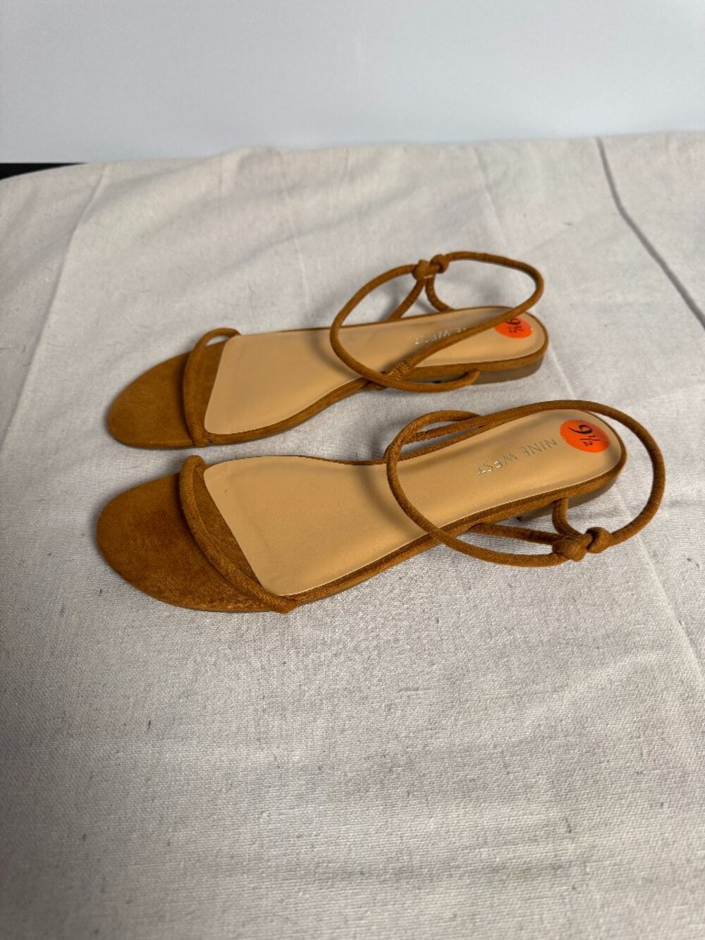 Women's 9.5 Nine West Mild 2 Mild2 Strappy Sandals Tan Brown Flats Shoes